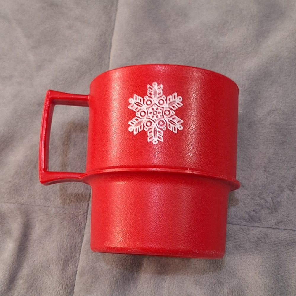 Vintage Tupperware Red Plastic Snowflake Mug